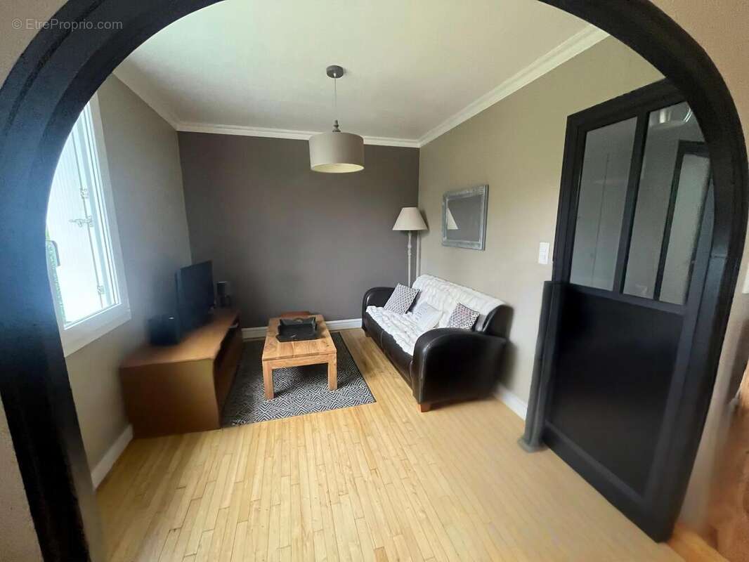 Photo 7 - Maison à CHATEAUNEUF-DU-FAOU