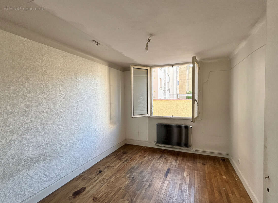 Villeurbanne - Appartement T3 de 53 m2 à rénover - photo 3