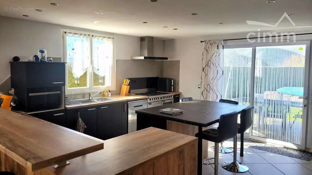 Maison à SAINT-HONORE