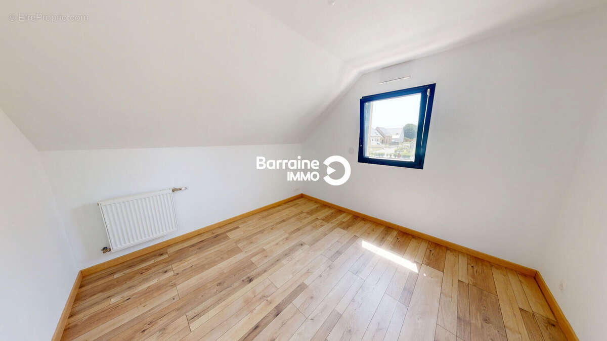A vendre proche landerneau - tremaouezan maison t6 111m² recente garage jardin - photo 11