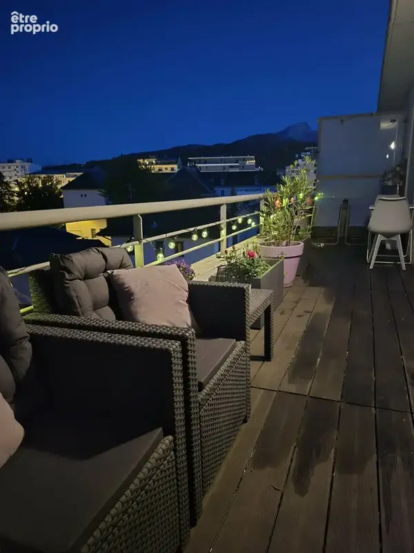 Appartement T4 de 80.34 m2 entièrement rénové avec grand balcon et garage - photo 11