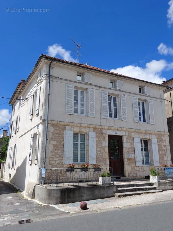 Maison à MIRAMBEAU