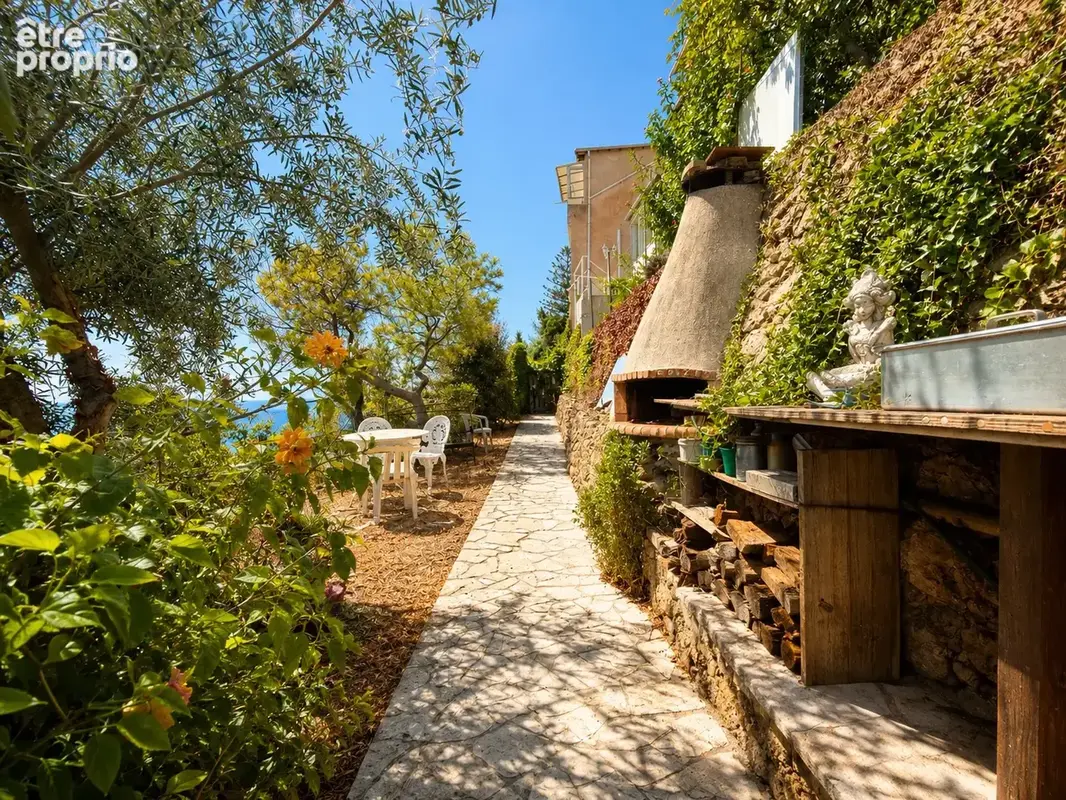 Propriété à rénover - accès pédestre - vue mer & piscine - photo 3