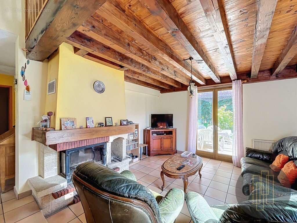 Maison à POUILLY-LE-MONIAL