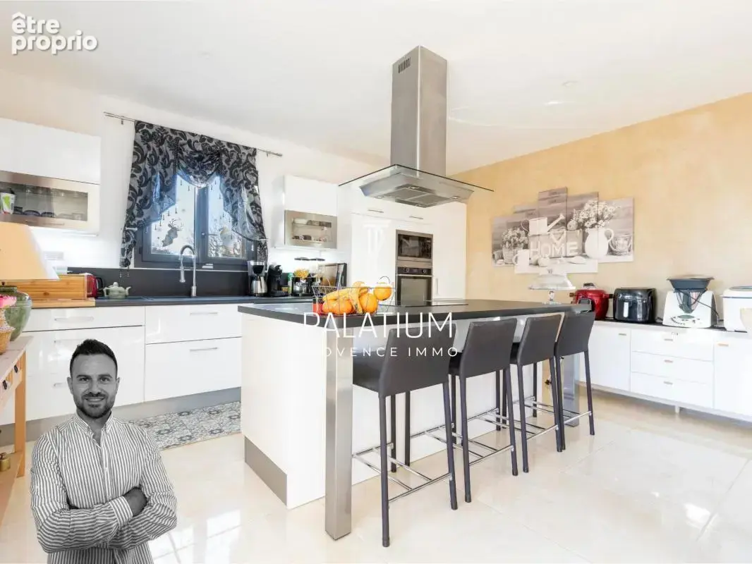 Villa plein pied 149m² - 4 chambres - Piscine - Terrain de 614m² - photo 3