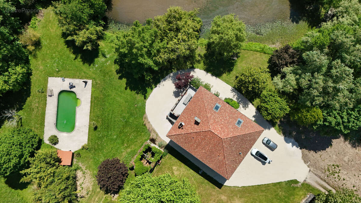 Maison à CLERMONT-DESSOUS