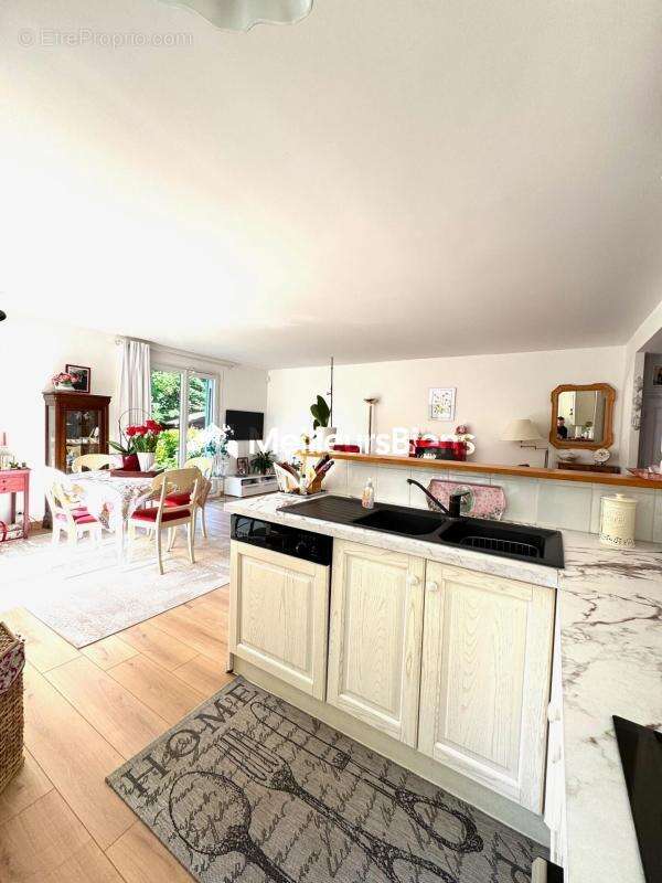 Appartement à LIVRY-GARGAN