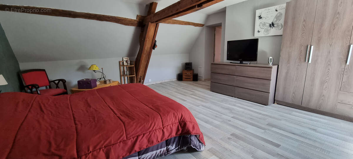 Maison à SAINT-SEROTIN