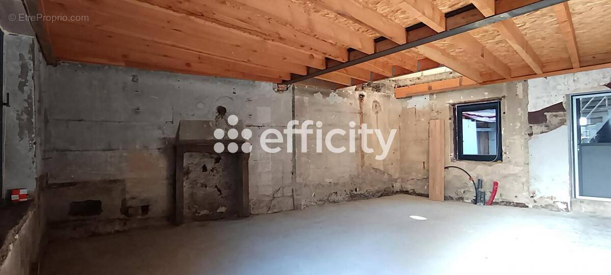 Appartement à CELLES-SUR-DUROLLE