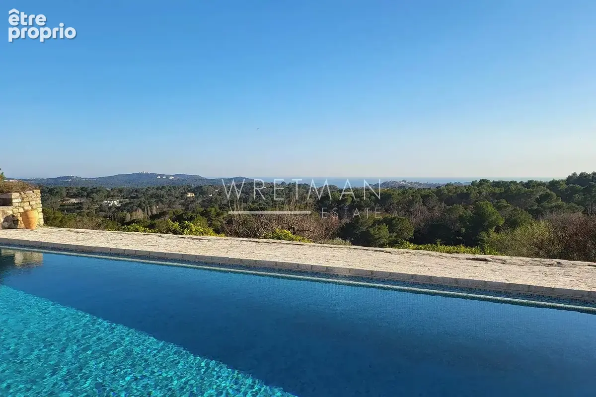 Villa dans un domaine prestigieux près du village de Valbonne - photo 3