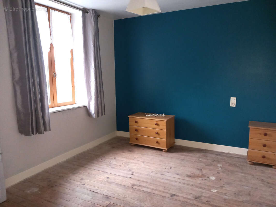 Maison à SAINT-PRIEST-LA-PLAINE