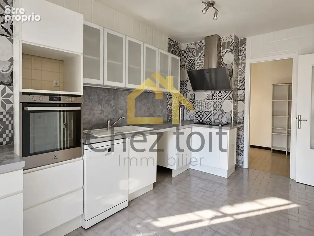 Appartement T4 de 104 m² avec loggia fermée et garage ? Toulon - photo 5