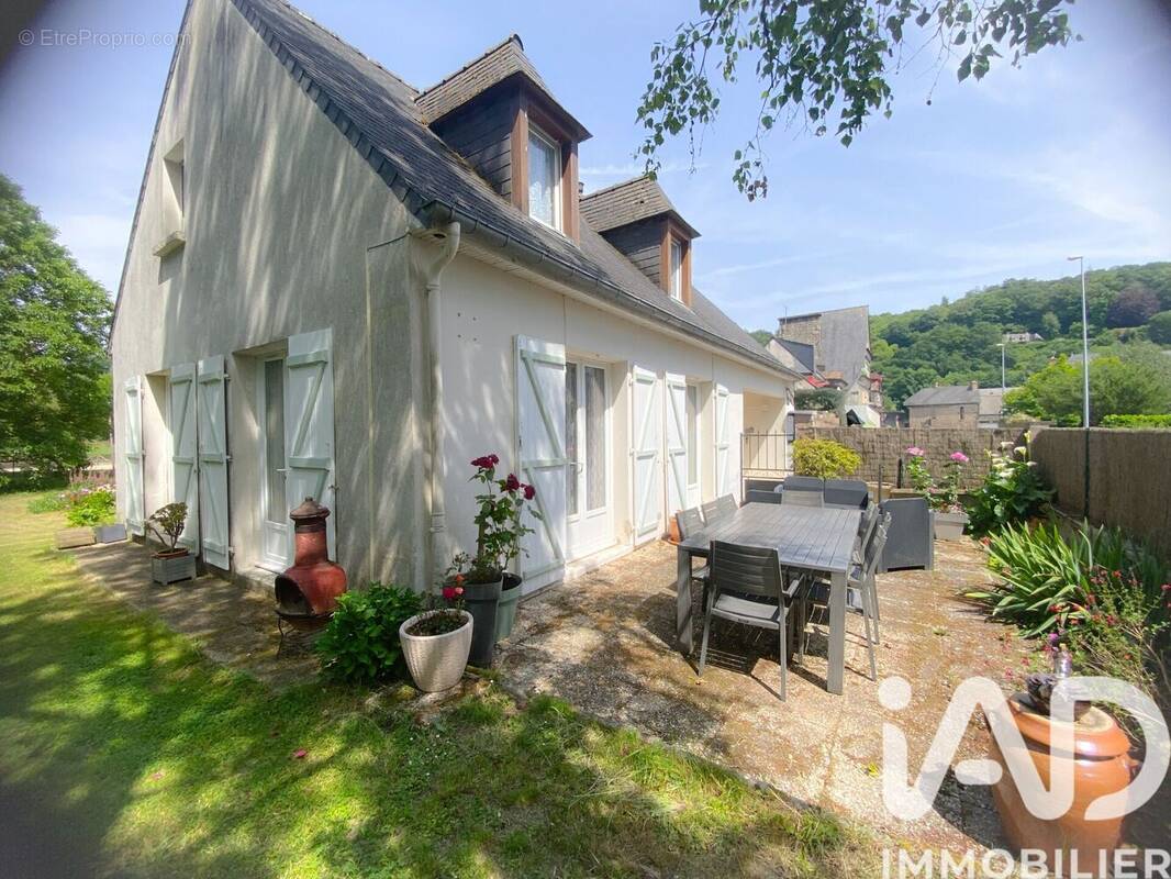 Photo 1 - Maison à JUGON-LES-LACS