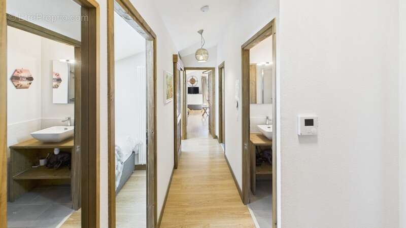 Appartement à MORILLON