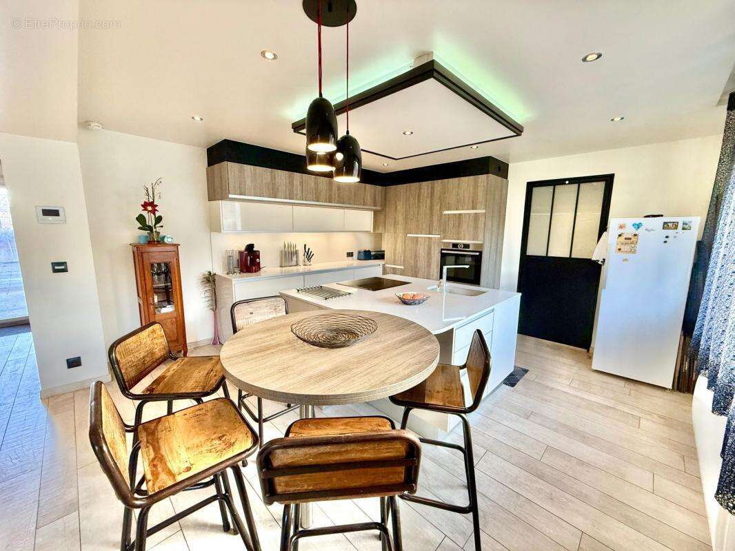 Maison à LE CHATELET-EN-BRIE