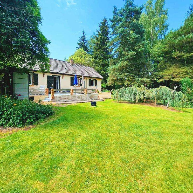 Maison à SAINTE-GAUBURGE-SAINTE-COLOMBE