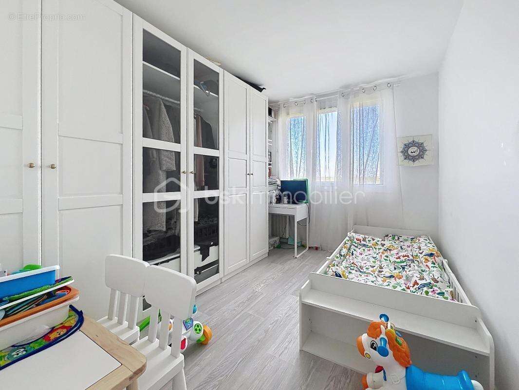 Appartement à CORBEIL-ESSONNES