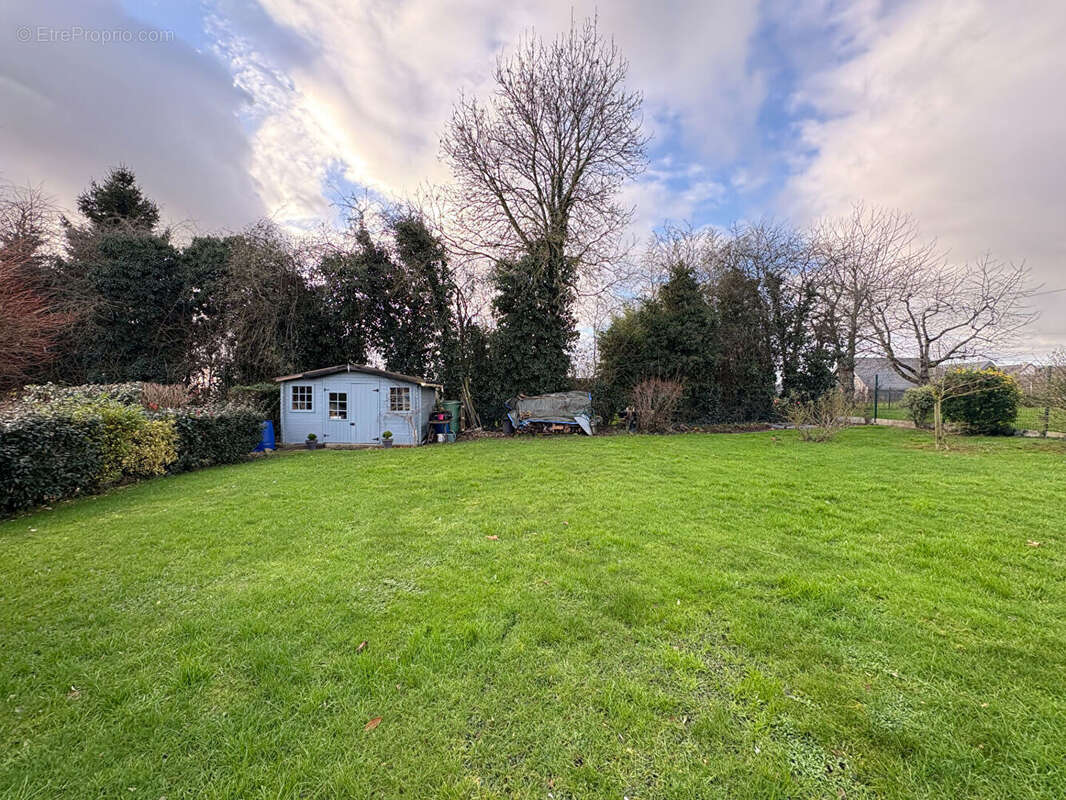 Maison à SAINT-DENIS-DE-GASTINES
