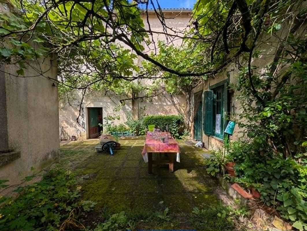 Maison à ROUILLE