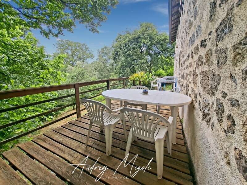 Maison en pierre au cœur de la nature, 109m², 3 chambres, garage et grande dépendance, au bord d'une rivière, terrain 1 hectare - photo 15