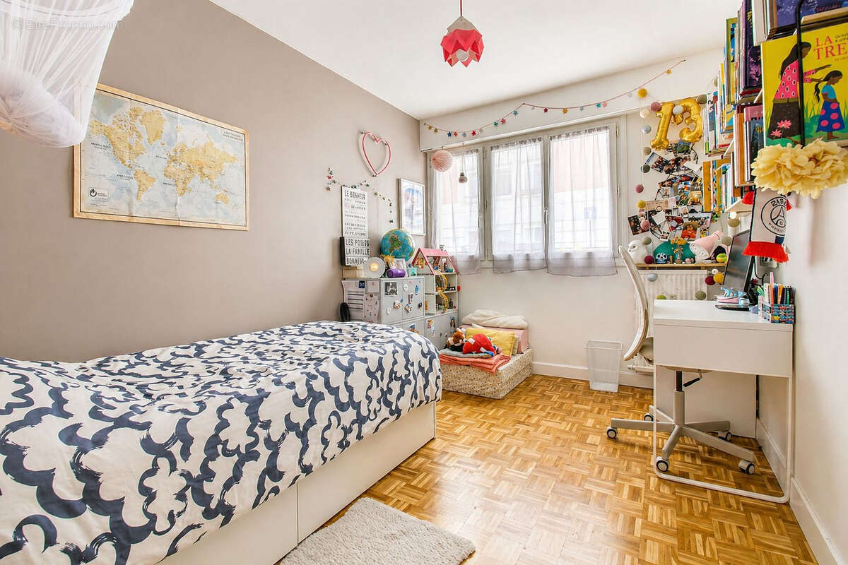 Appartement à PARIS-14E