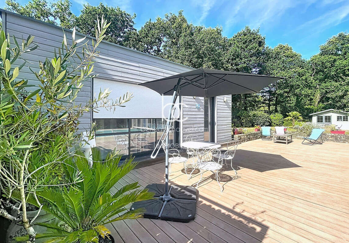 Maison d'Architecte à Pluneret : Un Paradis Vert avec Piscine et Plan d'Eau - photo 17