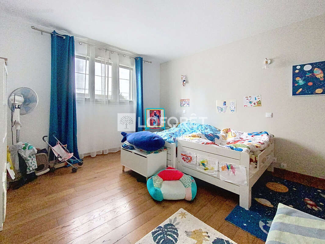 Maison à VERNEUIL-SUR-SEINE