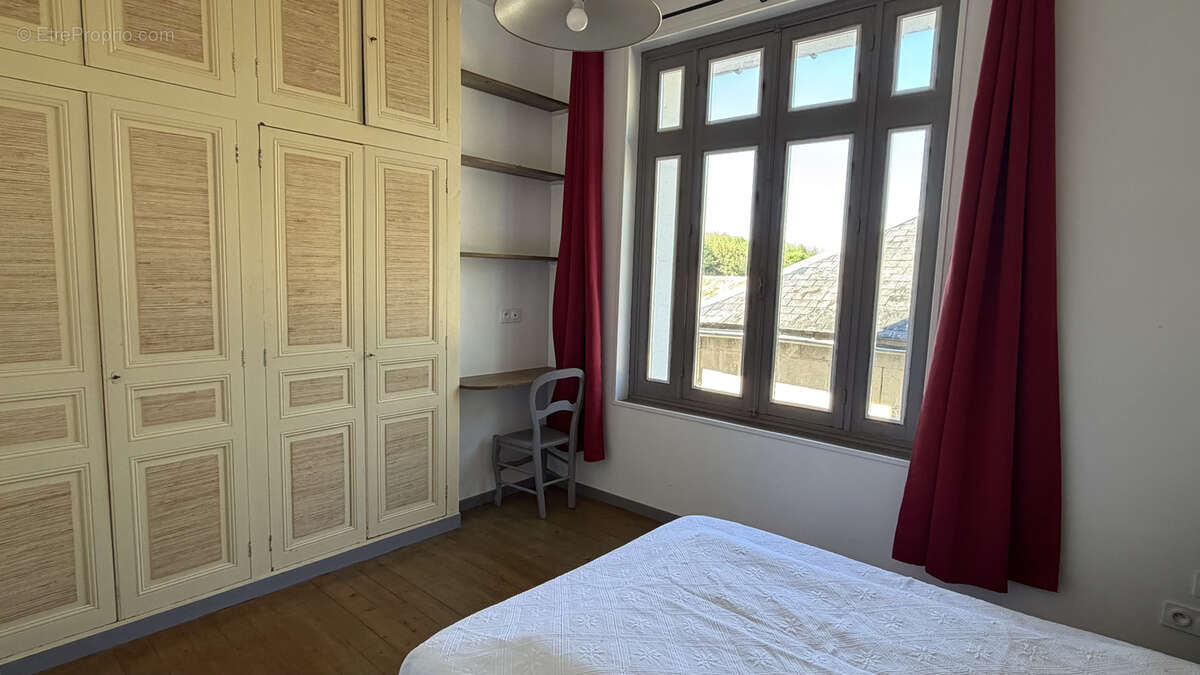 Maison à SAINT-JEAN-D'ANGELY