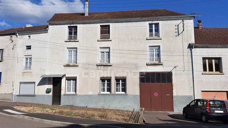 Maison à SAINT-LOUP-SUR-SEMOUSE