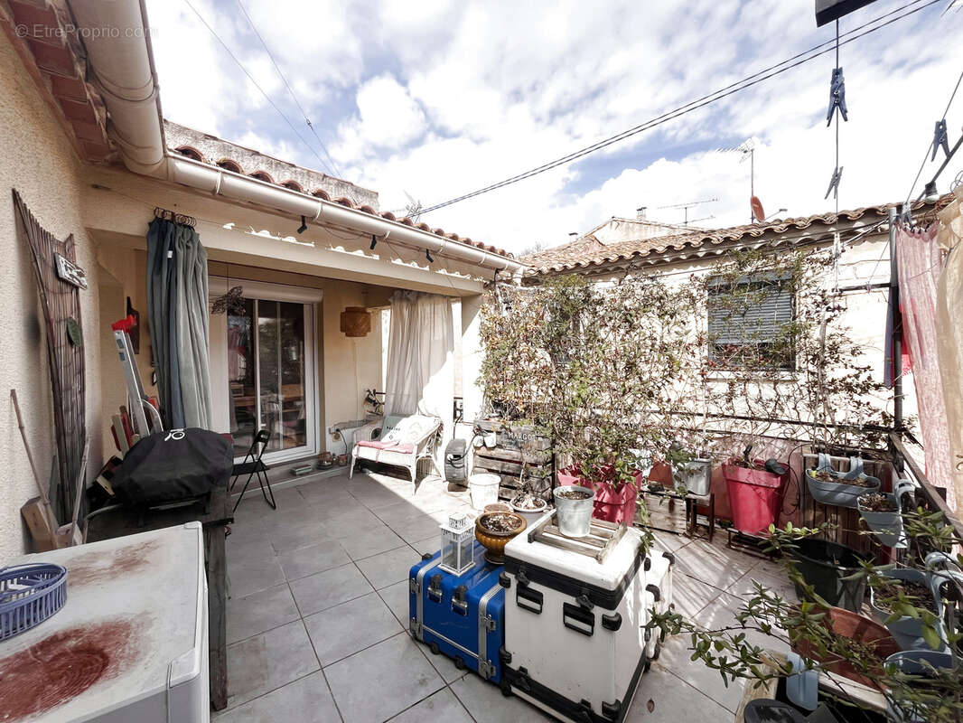 Appartement à MAUGUIO