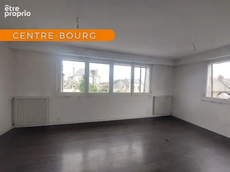 Appartement T3 à rafraichir TINTENIAC Centre - photo 1