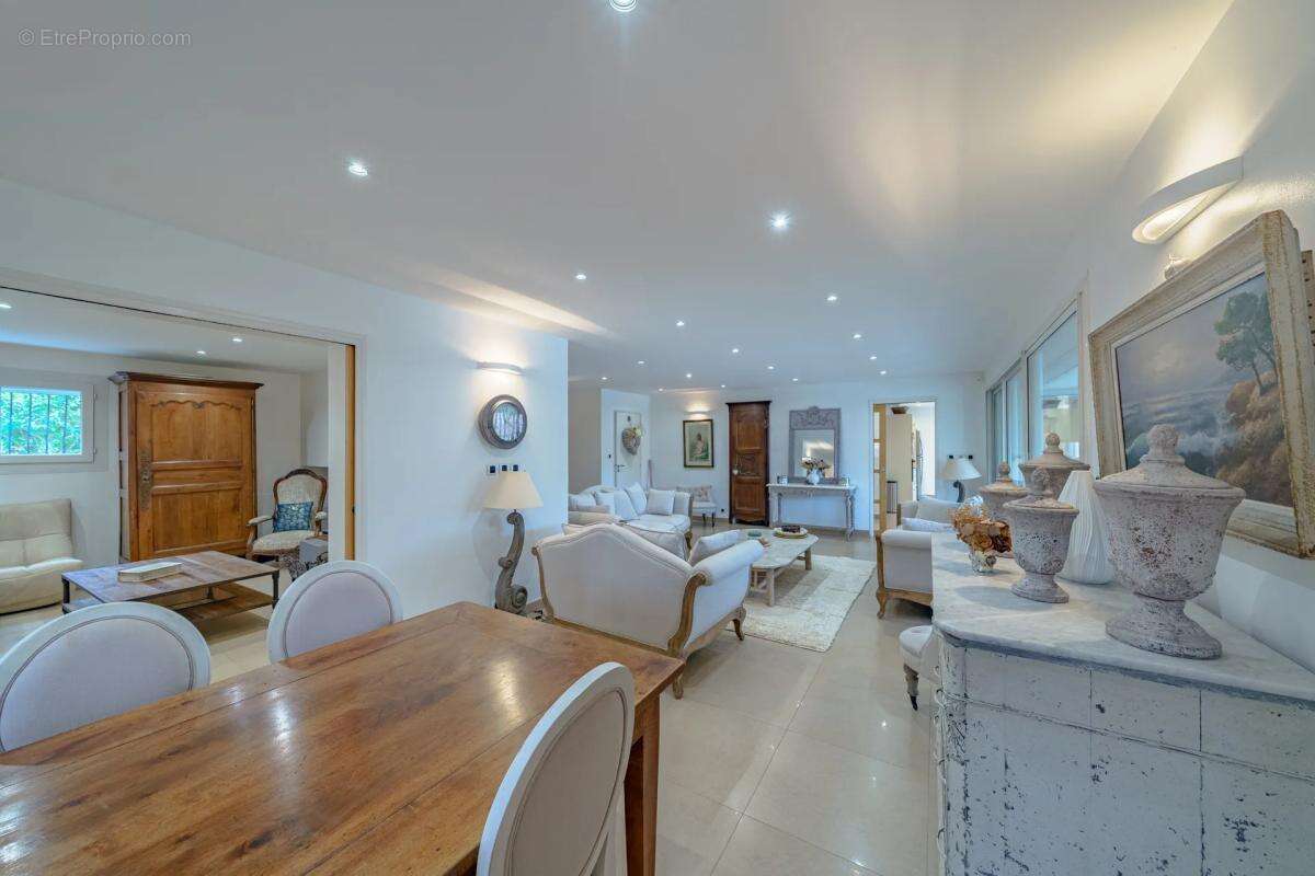 Maison à SAINT-VICTORET