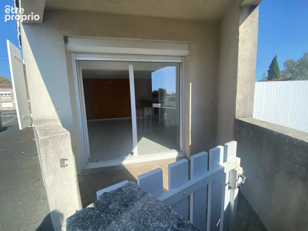 Résidence principale ou investissement locatif NIORT, maison à étage, 2 chambres, terrasse. - photo 2