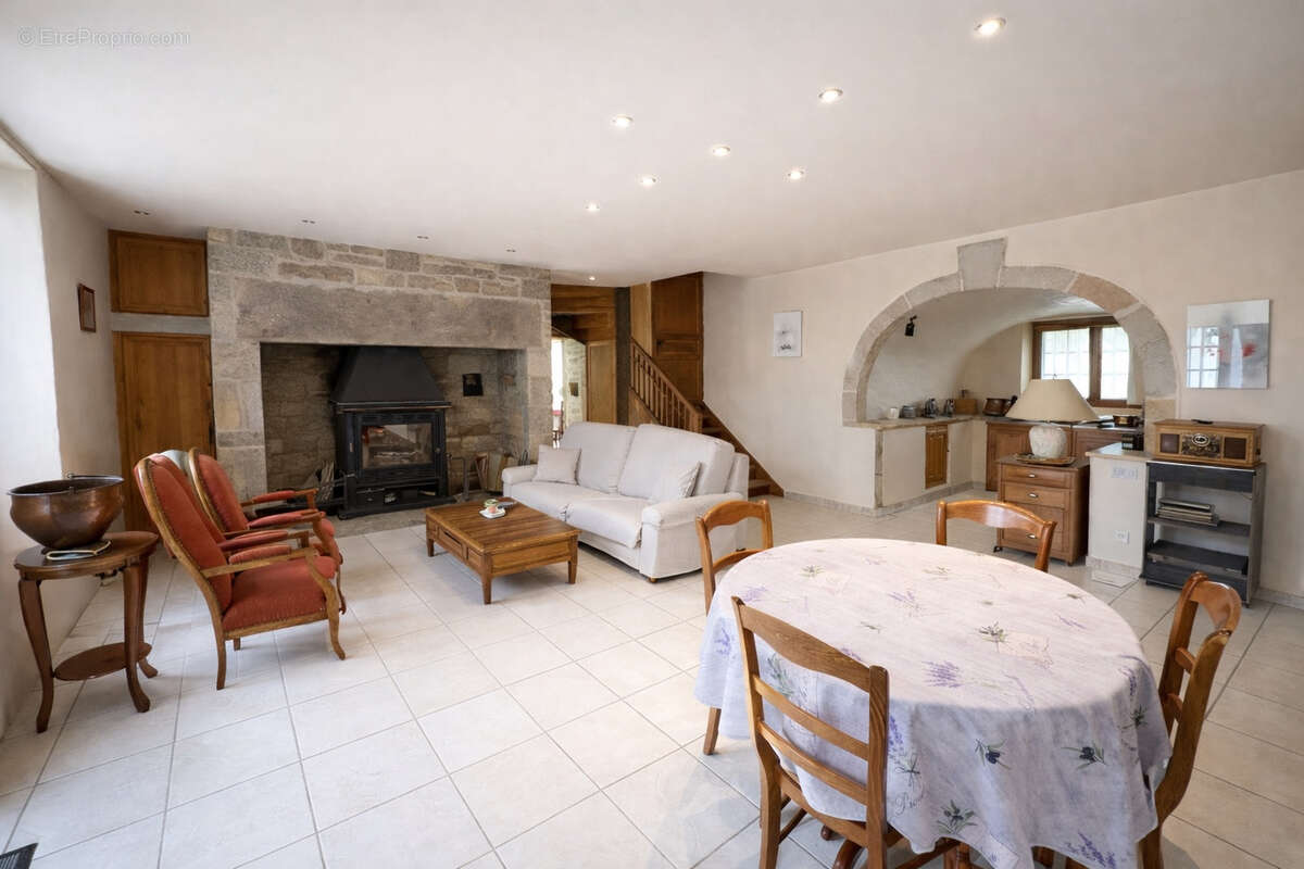 Maison en pierre rénovée Charme, Confort et piscine - photo 3