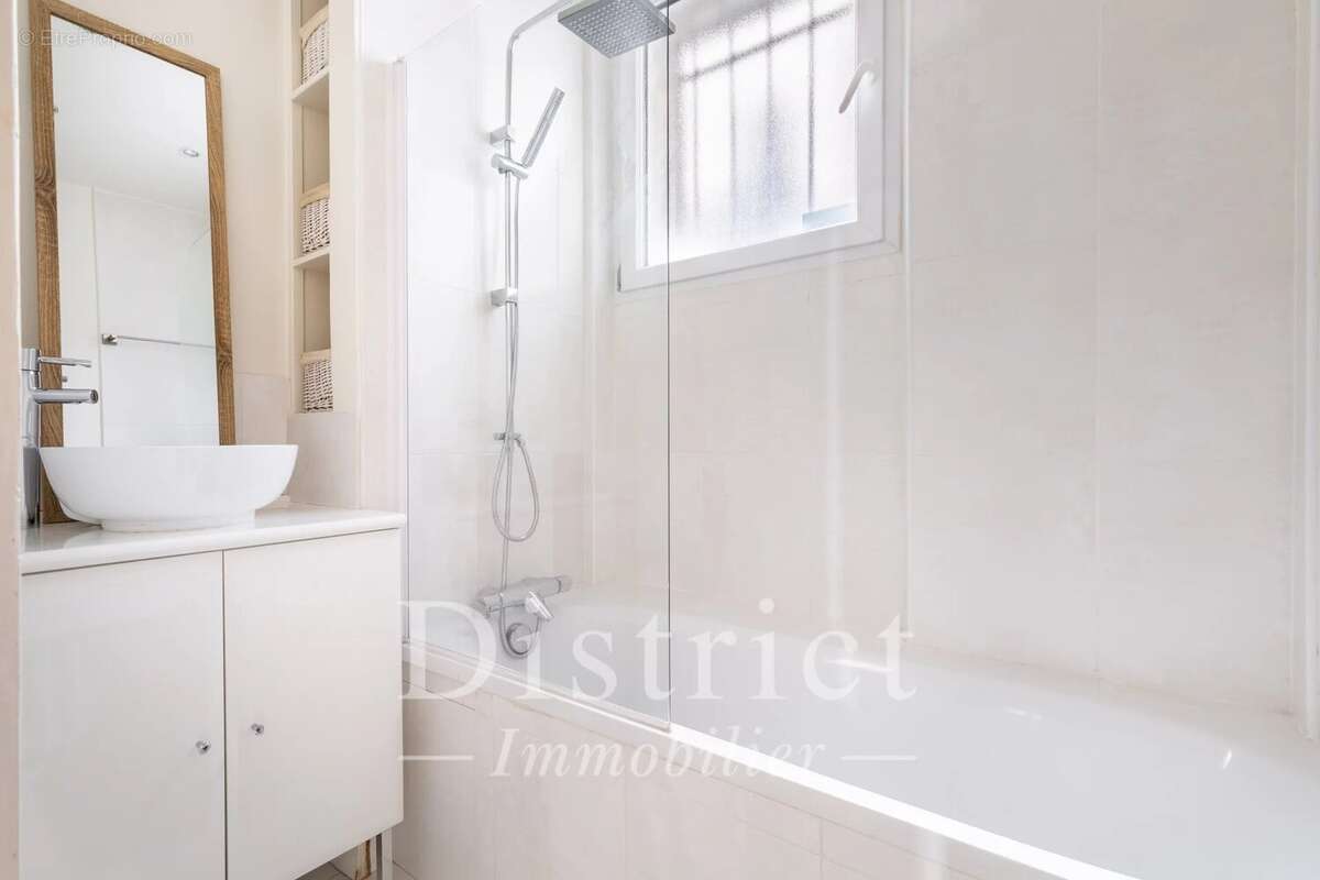Appartement à PARIS-7E
