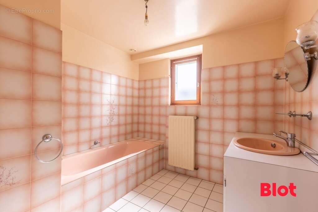 Maison à LA BOUEXIERE