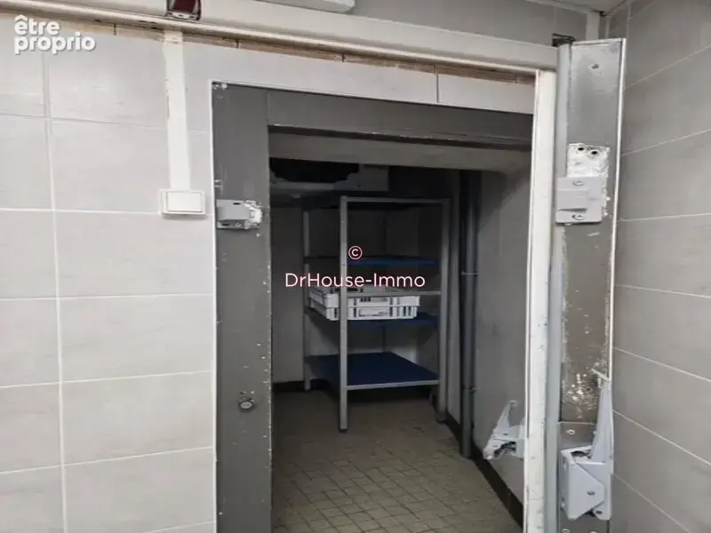 Commerce 300 m² à vendre à Villefranche-Sur-Saone (69400) - photo 10