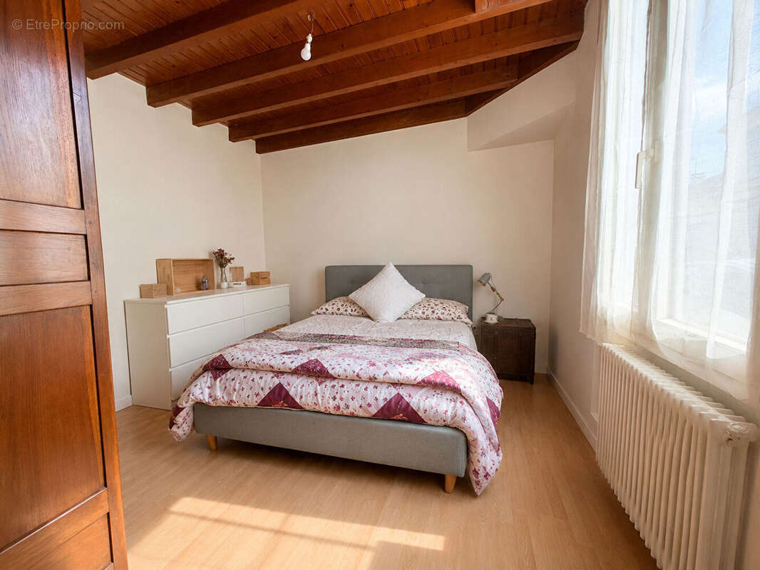 Bordeaux Nansouty - Maison de 100 m² avec terrasse, cave et comble à aménager - photo 8