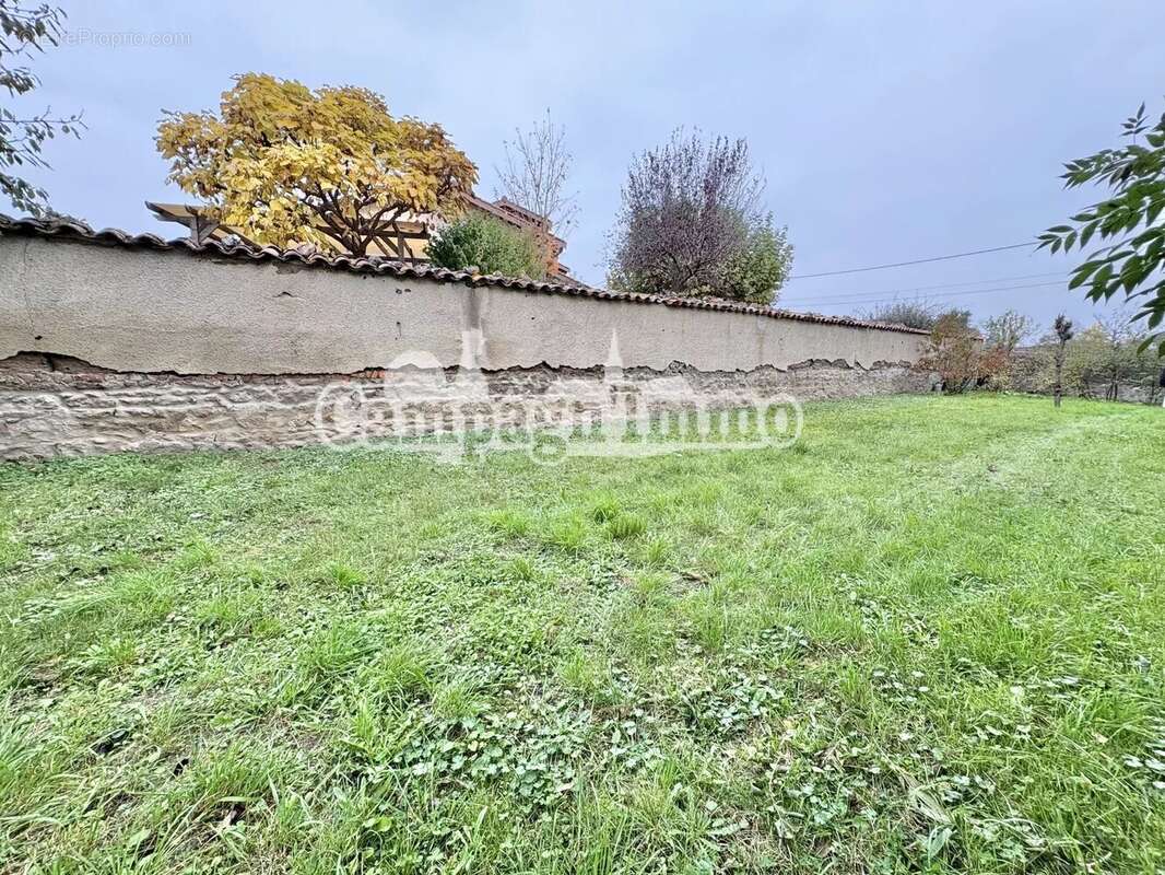 Terrain à SAINT-ROMAIN-DE-POPEY