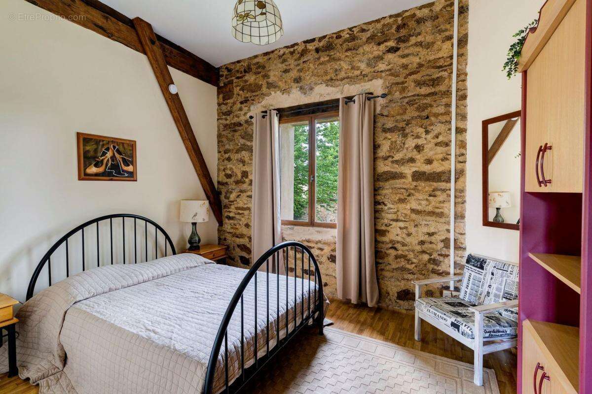 Maison à BUSSIERE-GALANT