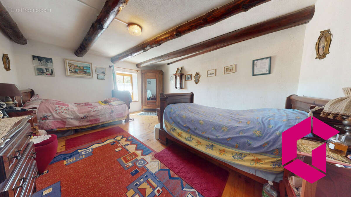 Maison à MAREUGHEOL