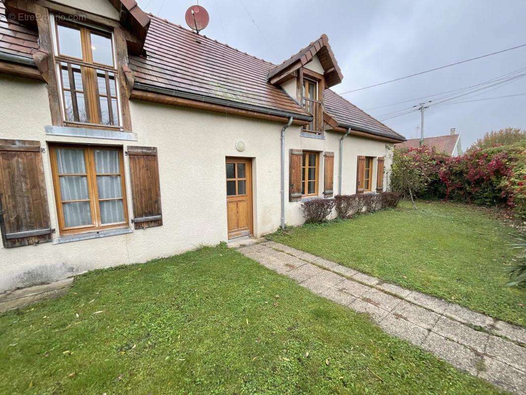 Maison à LES NOES-PRES-TROYES