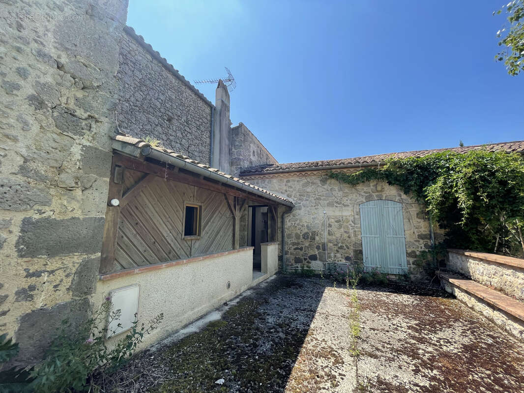 Maison à MONCRABEAU