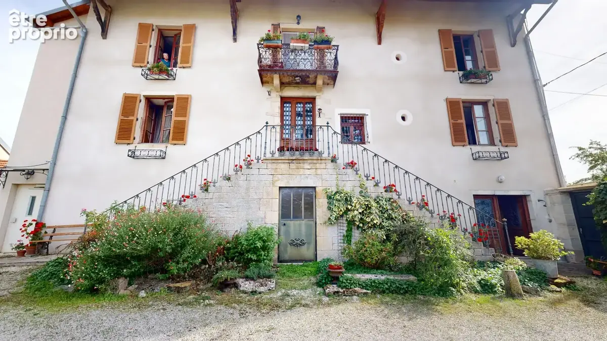 Maison à COURCHAPON