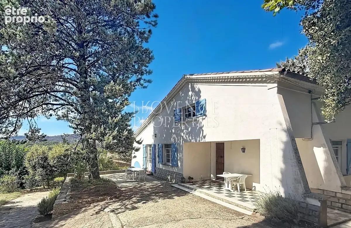 Correns – Charmante maison 3 chambres avec piscine,  en zone UC - photo 7