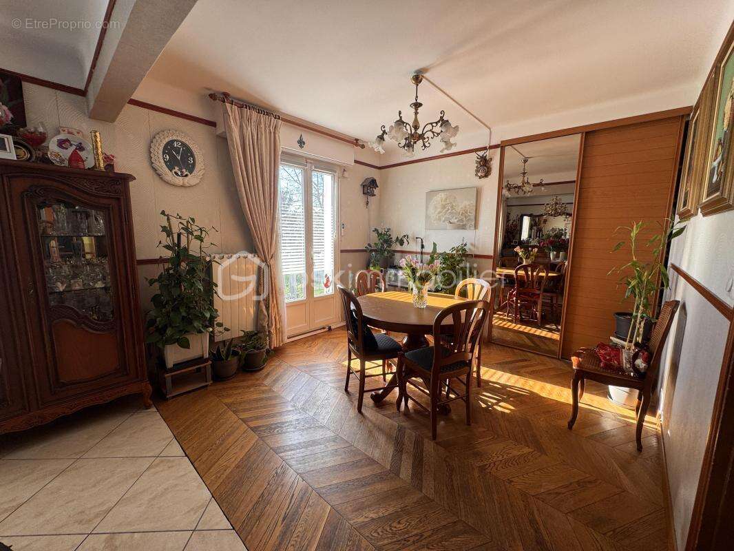 Maison à TREMBLAY-EN-FRANCE