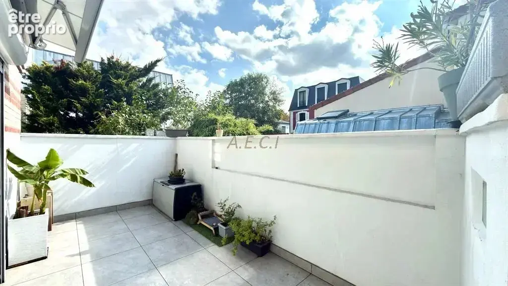 EXCLUSIF – Maison de ville avec terrasse au cœur du quartier BAC - photo 13