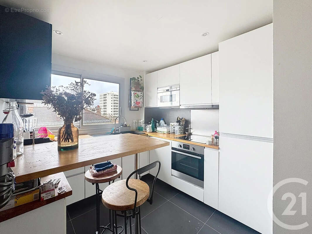 Appartement à PARIS-20E