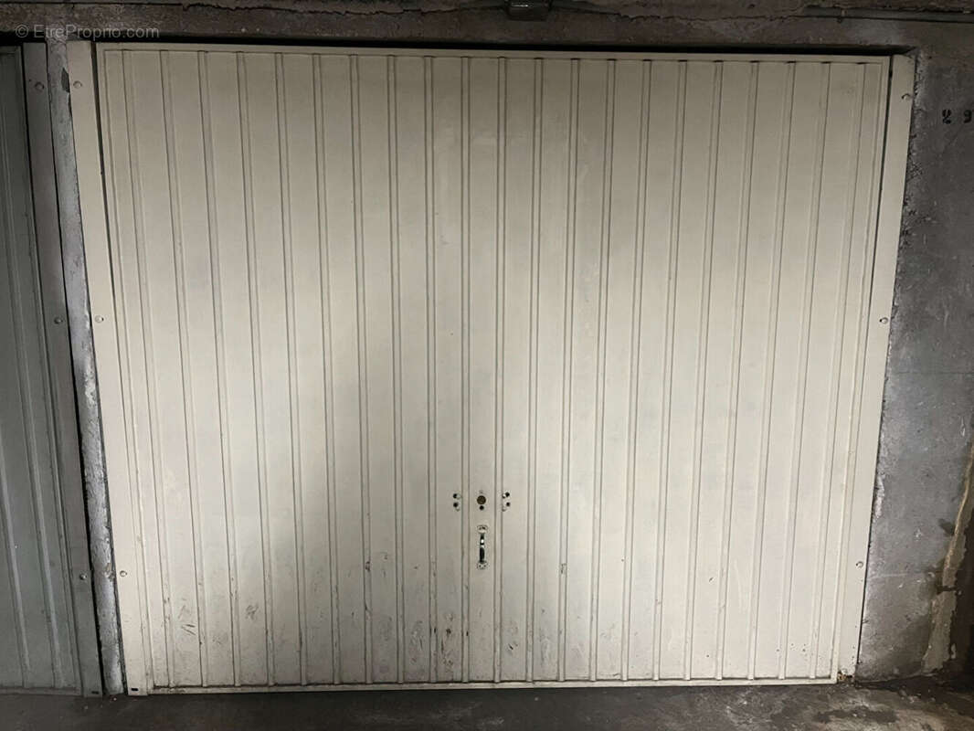 Parking à VILLEURBANNE