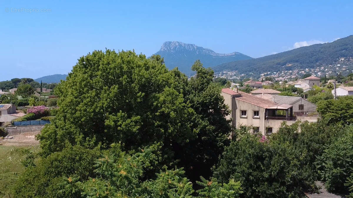 Maison à SOLLIES-VILLE